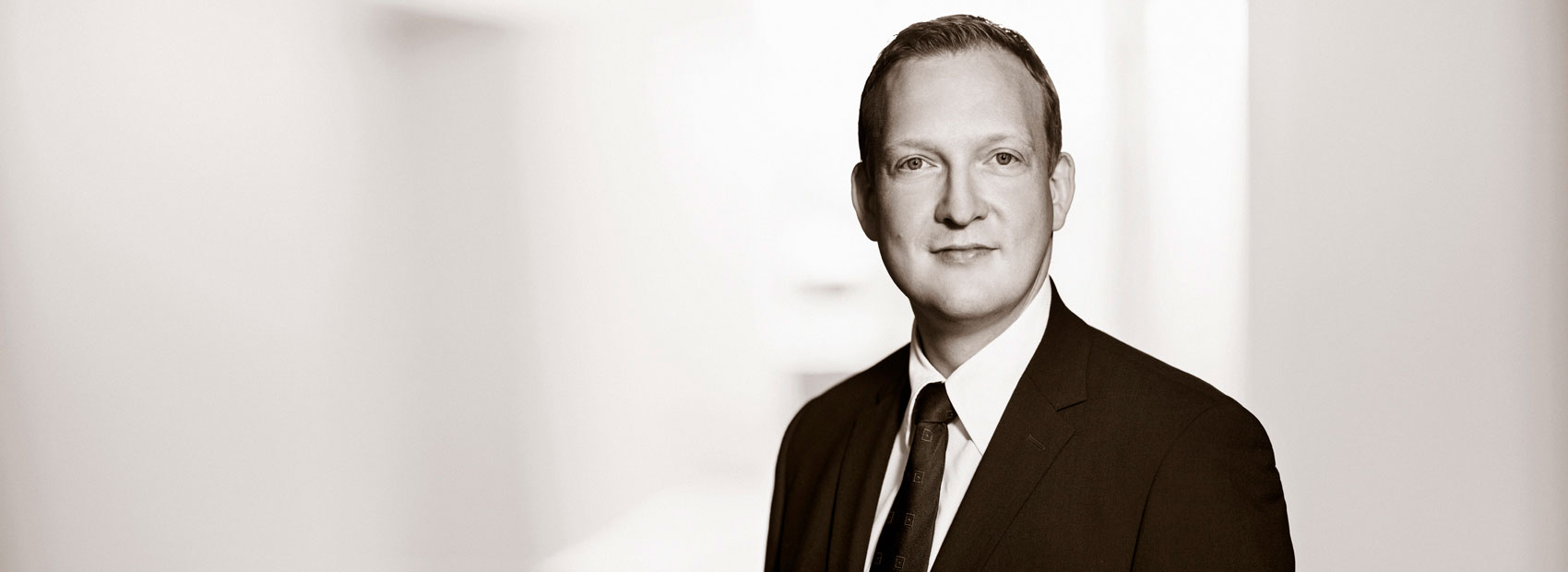 Claus Hansen - Director, advokat - Horten